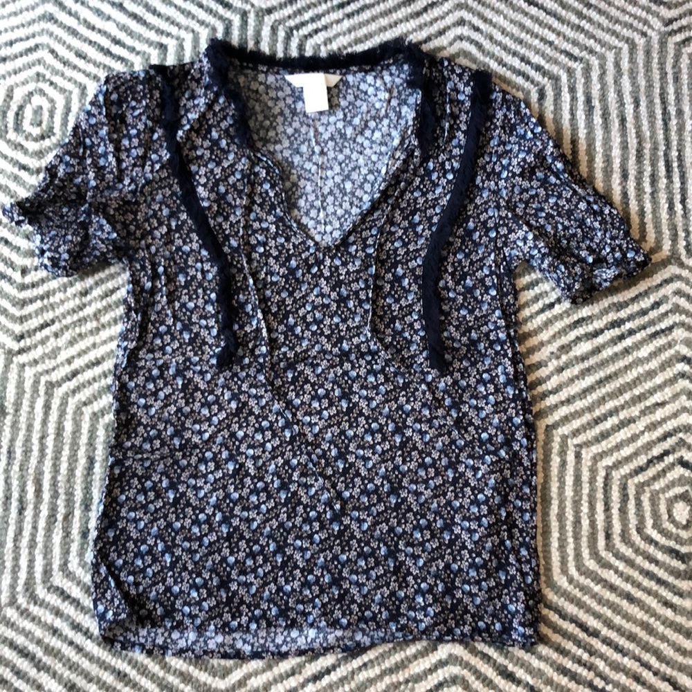 H&M cute ditzy flower top